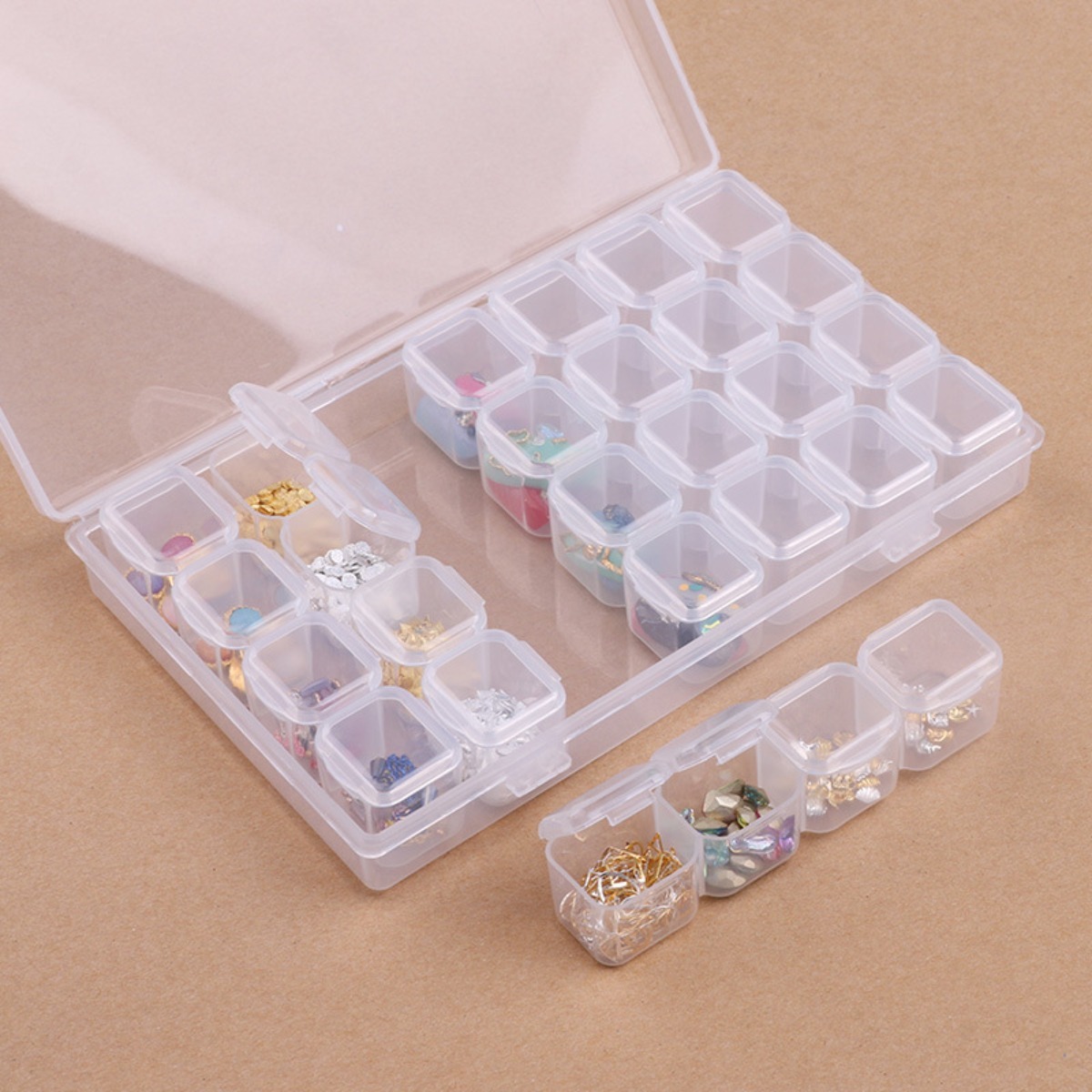 28 przegródek Regulowane Plast – Tech Accessories Box recenzja i cena