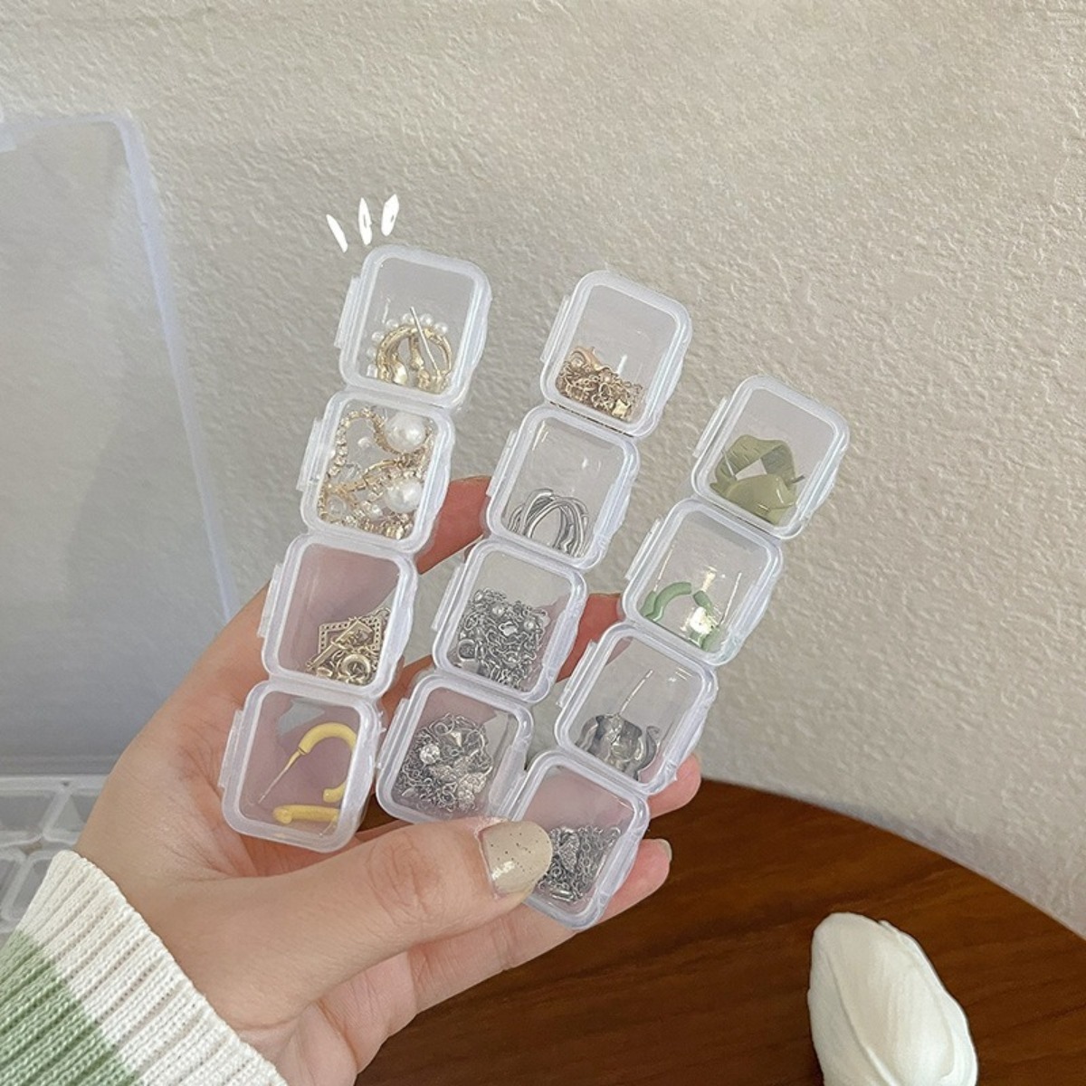 28 przegródek Regulowane Plast – Tech Accessories Box recenzja i cena